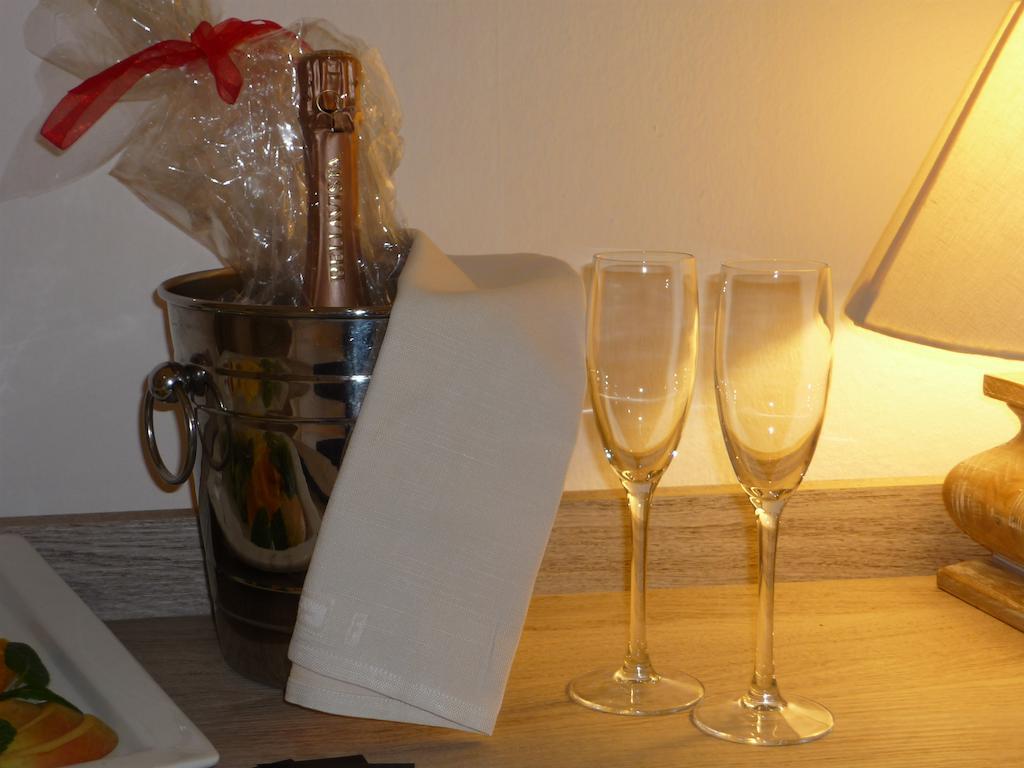 La Locanda Dell'Officina Олбия Стая снимка